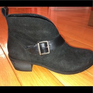 Perfect condition! Uggs black ankle bootie